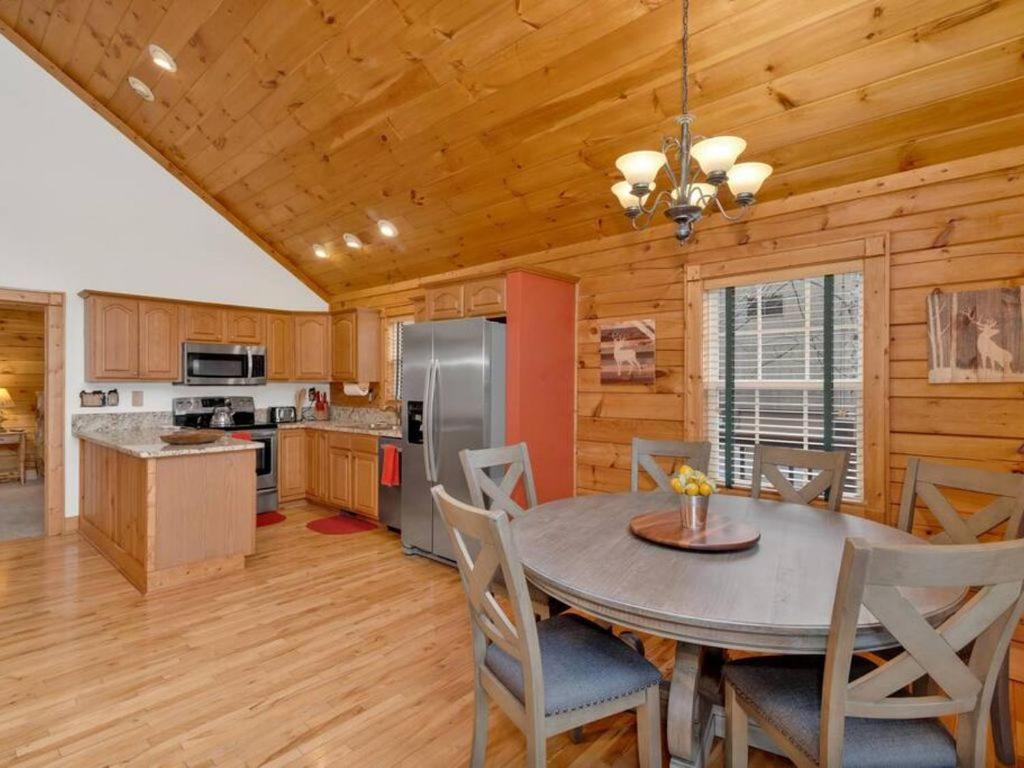 Soco Serene Cabin In The Heart Of Maggie Valley Bagian luar foto